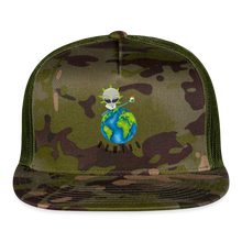 Load image into Gallery viewer, Trucker Hat - MultiCam\green